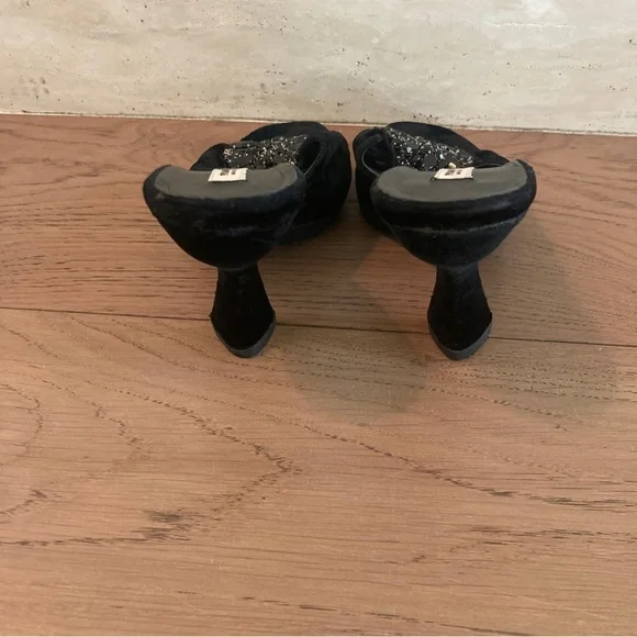 Prada, vintage, velvet and rhinestone high heel - Picture 4 of 7